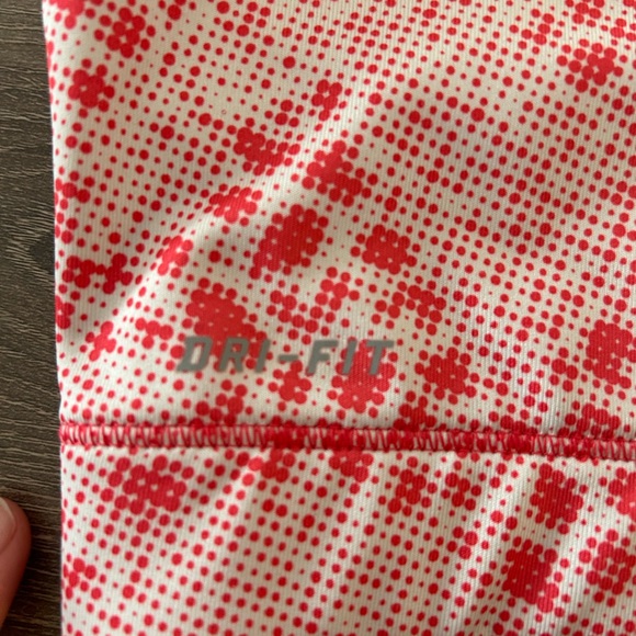 Nike pro sports bra in red - Picture 4 of 5